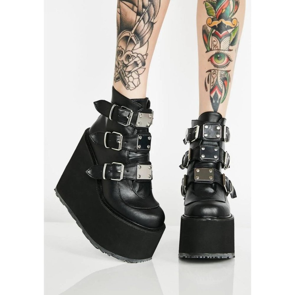Matte Low Trinity Boots